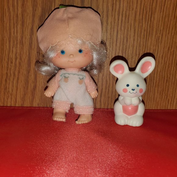 American Greetings Other - Vintage Strawberry Shortcake Apricot and Hopsalot